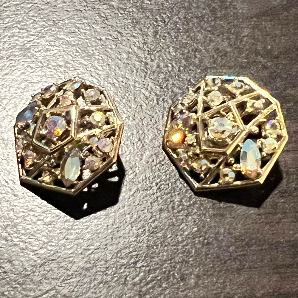 ALBERT WEISS💥VINTAGE 1950’s💥 Aurora Borealis Rhinestone Cluster Clip Earrings